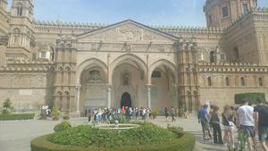 A closer look at the entrance gates of the cathedral