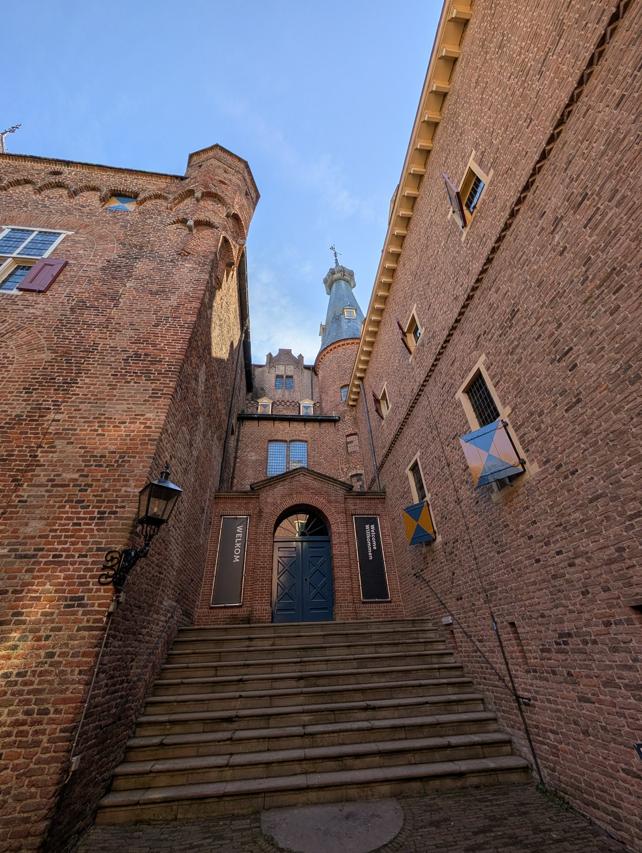 Inside the keep of Doorwerth castle