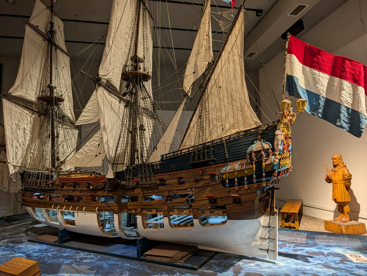 Scale model of the "De Zeven Provinciën", a ship of the line, with cutouts and spotlights. At the Batavialand Museum in Lelystad.
