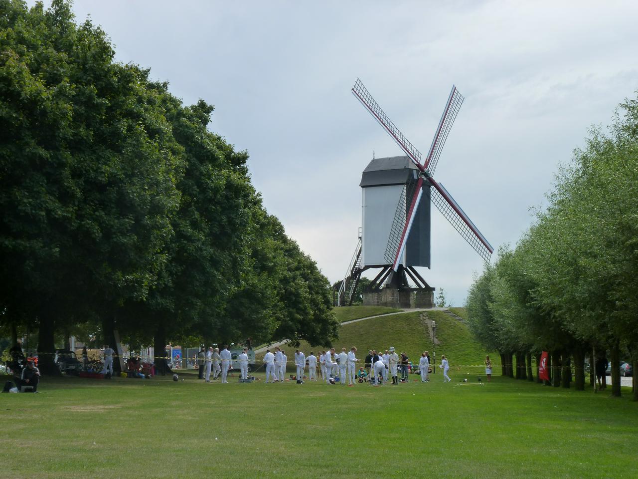 Bonne-Chière Windmill and fencers