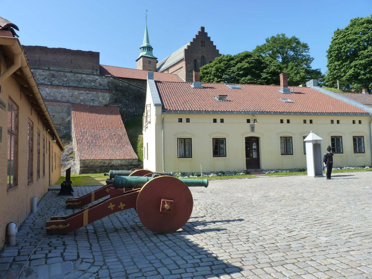 Cannons and guards at Akerhus fortress in Oslo