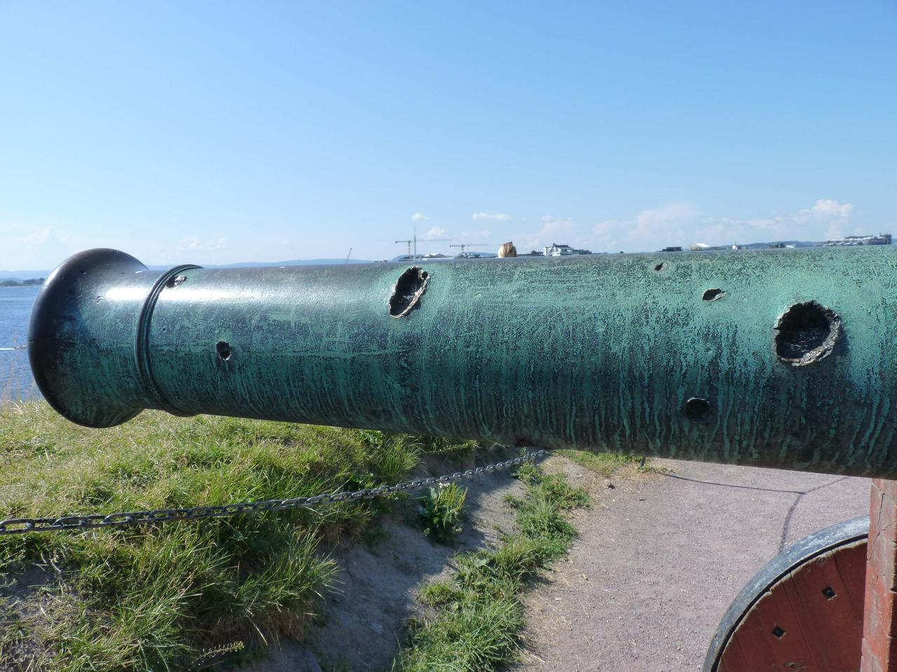 Canon at Akershus fortress, with splash damage