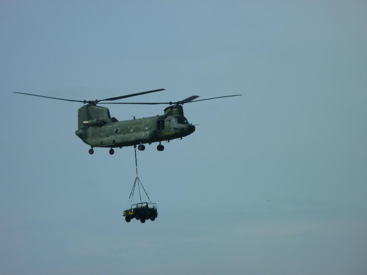 Chinook with Sling Load