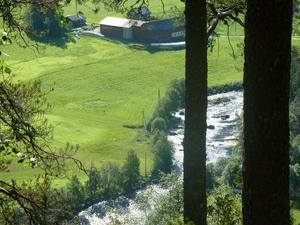 Hike to the top of Tvindefossen waterfalls