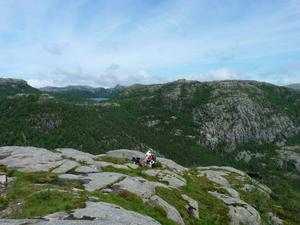 Hiking to Preikestolen