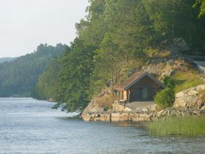 Hut next to the Marna river