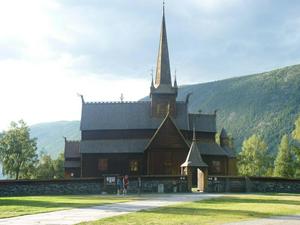 Stavkirke in Lom