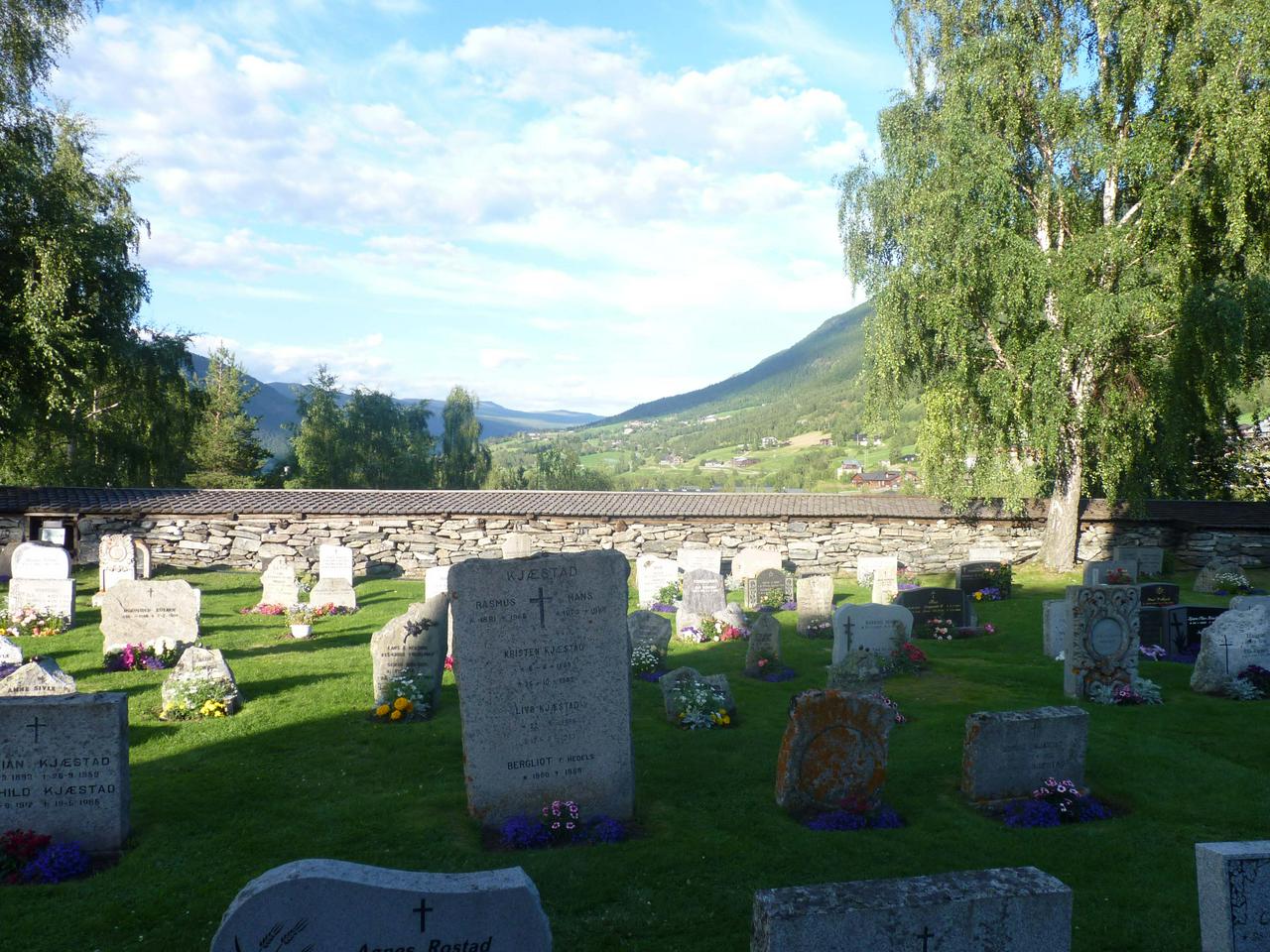 Stavkirke in Lom