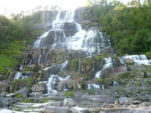 Tvindefossen waterfalls